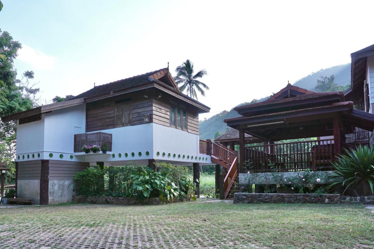 Lanna House บ้านลานนา *