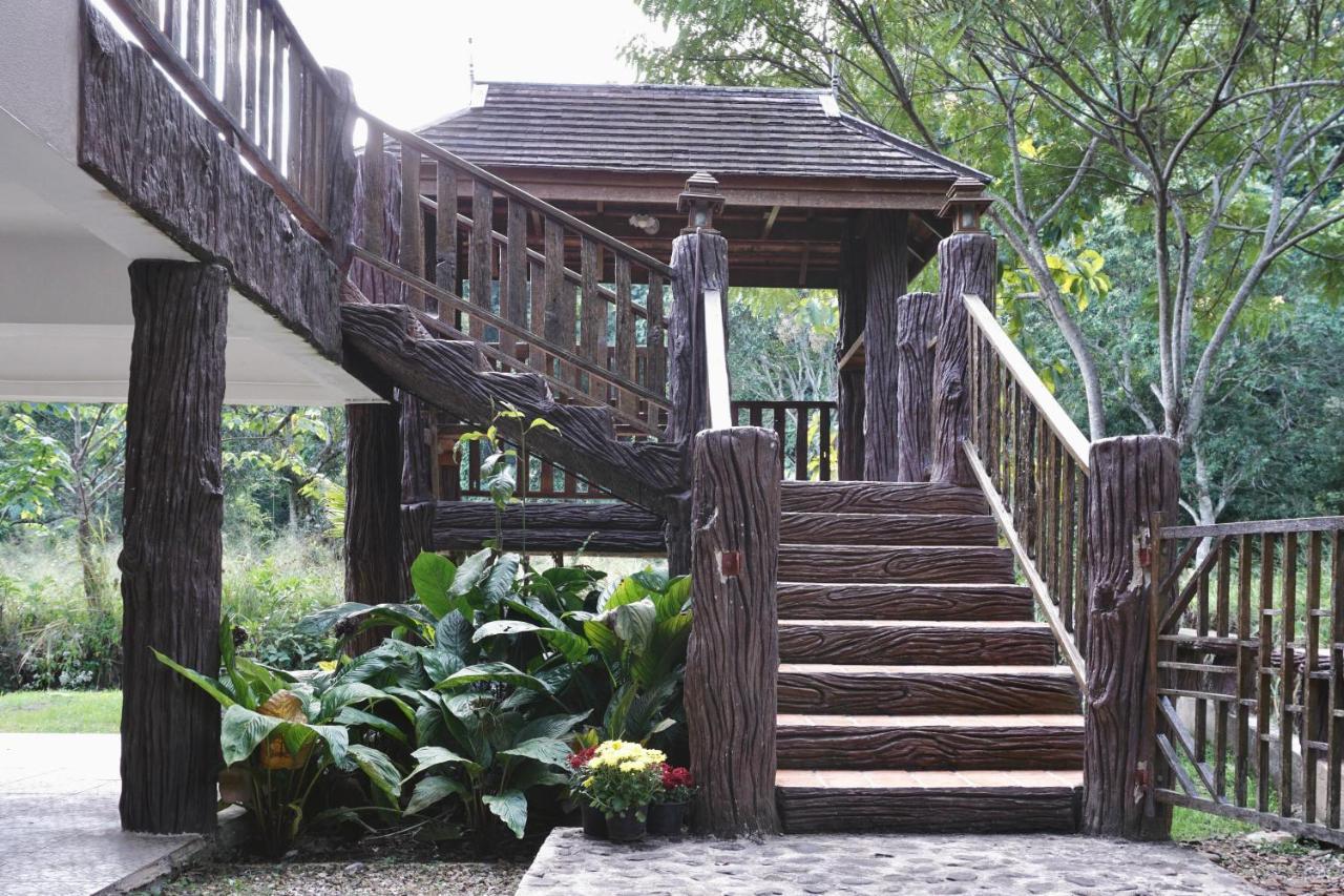 Lanna House บ้านลานนา